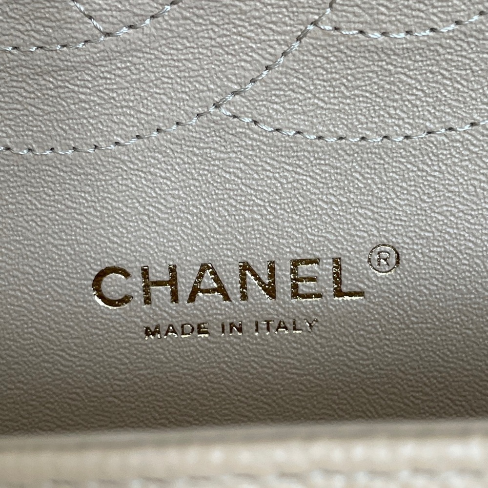 ❌SOLD❌Selling Chanel Jumbo Classic flap bag - Picture 13 of 16